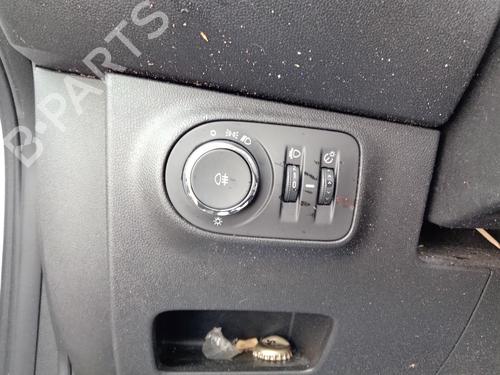 Used Headlight switch Headlight switch OPEL CORSA E (X15) 1.3 CDTI (08, 68) (75 hp) 27015699 27015699