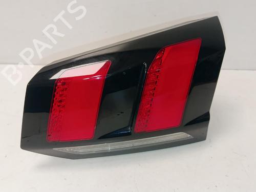 Used Right tailgate light Right tailgate light PEUGEOT 5008 II (MC_, MJ_, MR_, M4_) 1.2 THP (MRHNYH, MRHNYW, MRHNSJ, MRHNSU, MRHNSM) (131 hp) 40151415 40151415
