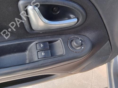 Commande retroviseurs RENAULT CLIO II (BB_, CB_) 1.5 dCi (B/C2J) (68 hp) 29148009