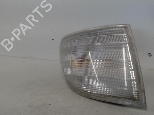 Used Right front indicator MERCEDES-BENZ VITO Van (W638) 112 CDI 2.2 (638.094) (122 hp) 27023141