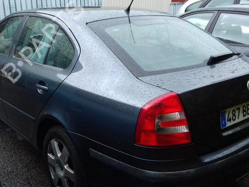 Left taillight SKODA OCTAVIA II (1Z3) 2.0 TDI | BP27019685C34 
