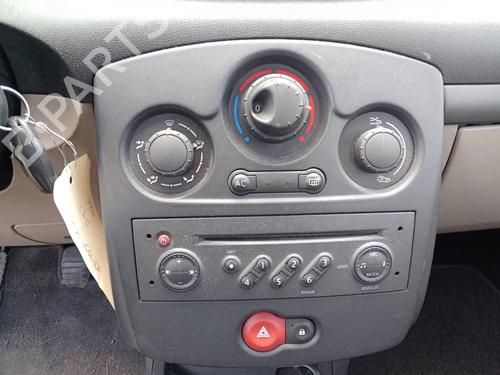 Used Radio RENAULT CLIO III (BR0/1, CR0/1) 1.2 16V (BR02, BR0J, BR11, CR02, CR0J, CR11) (75 hp) 30328775