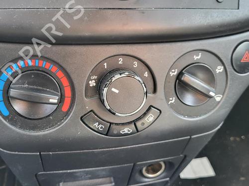 Used Climate control CHEVROLET AVEO / KALOS Hatchback (T250, T255) 1.2 LPG (84 hp) 27004246