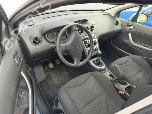 Puxador interior frente esquerdo Puxador interior frente esquerdo 39032774 39032774