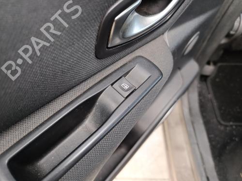 Used Left rear window switch Left rear window switch RENAULT GRAND SCÉNIC III (JZ0/1_) 1.9 dCi (JZ0J, JZ0N, JZ1K, JZ1S) (131 hp) 40452865 40452865