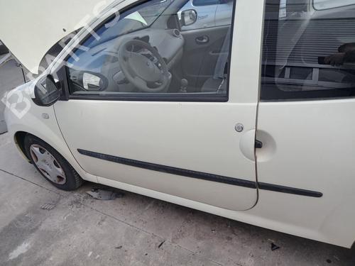 Used Left front door RENAULT TWINGO II (CN0_) 1.2 16V (CN04, CN0B) (75 hp) 30149474