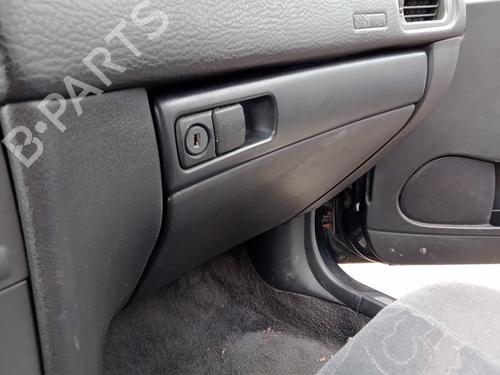 Used Glove box VOLVO V40 Estate (645) 1.8 (115 hp) 29117699