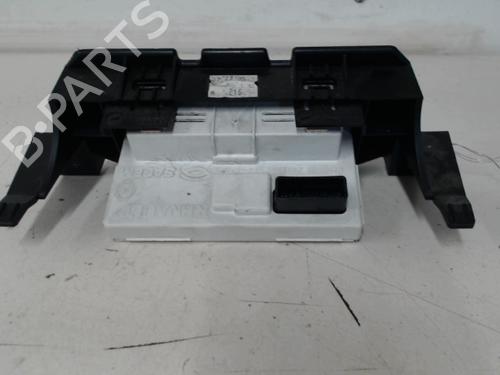 display-monitor-renault-kangoo-express-fc01_-1997-31718276 main image