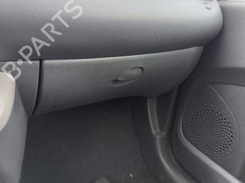 Hanskerom RENAULT TWINGO II (CN0_) 1.2 16V (CN04, CN0B) (75 hp) 31625149