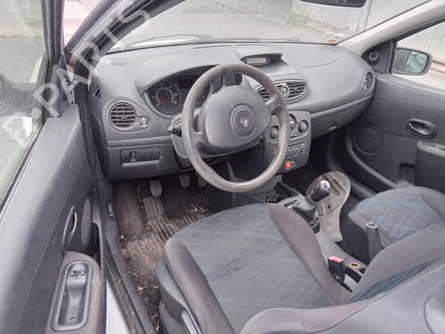 Used Dashboard RENAULT CLIO III (BR0/1, CR0/1) 1.5 dCi (BR17, CR17) (86 hp) 28169243