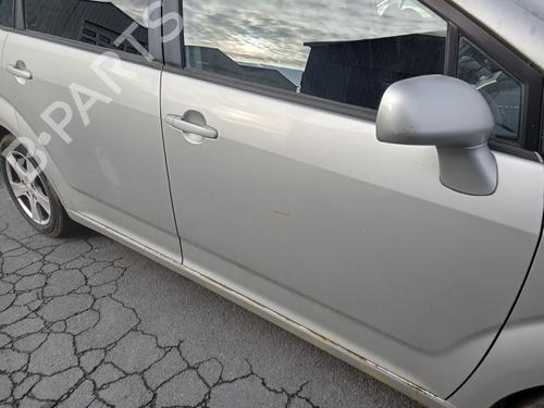 Used Right front door Right front door 31175065 31175065