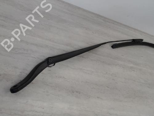 Used Front windshield wiper arm RENAULT MEGANE III Grandtour (KZ0/1) 1.5 dCi (KZ09, KZ0D, KZ1G, KZ29, KZ14, KZ1W, KZ10, KZ1F,... (110 hp) 27004432