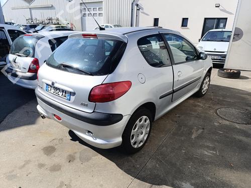 Used Tailgate lock Tailgate lock PEUGEOT 206 Hatchback (2A/C) 1.6 16V (109 hp) 40122239 40122239