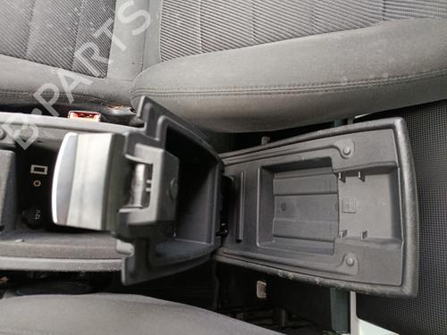Used Armrest / Center console Armrest / Center console FORD GALAXY II (WA6) 2.0 EcoBoost (203 hp) 40122073 40122073