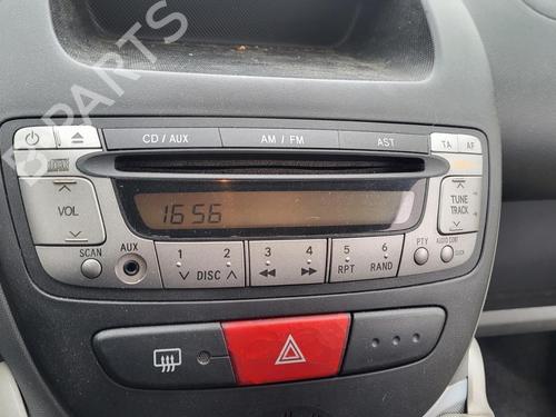 Radio PEUGEOT 107 (PM_, PN_) 1.4 HDi (54 hp) 27002267