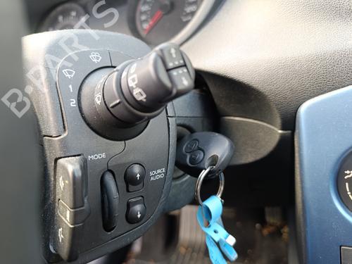 steering-column-stalk-renault-clio-iii-br01-cr01-2005-2006-2007-2008-2009-2010-2011-2012-2013-2014-36437838 main image
