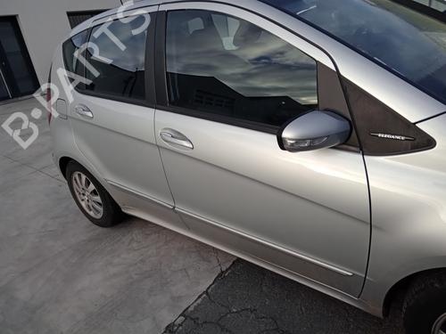 front-right-exterior-door-handle-mercedes-benz-a-class-w169-2004-2005-2006-2007-2008-2009-2010-2011-2012-31216343 main image