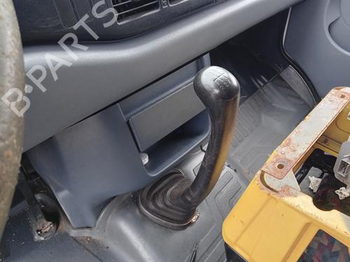 Used Gear lever Gear lever MERCEDES-BENZ SPRINTER 2-t Van (B901, B902) 208 D (901.361, 901.362, 902.361, 902.362) (79 hp) 40122153 40122153