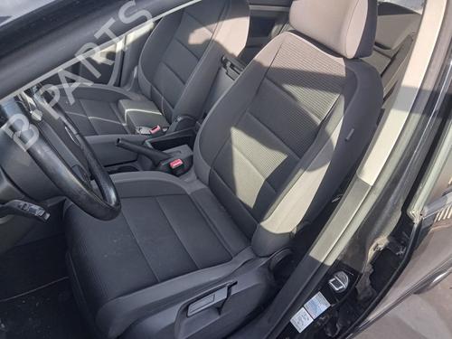 Fahrersitz für VW TOURAN (1T1, 1T2) 1.9 TDI (105 hp) 31810641