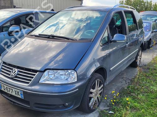 Used Front windshield wiper arm VW SHARAN (7M8, 7M9, 7M6) 2.0 TDI (140 hp) 26998240