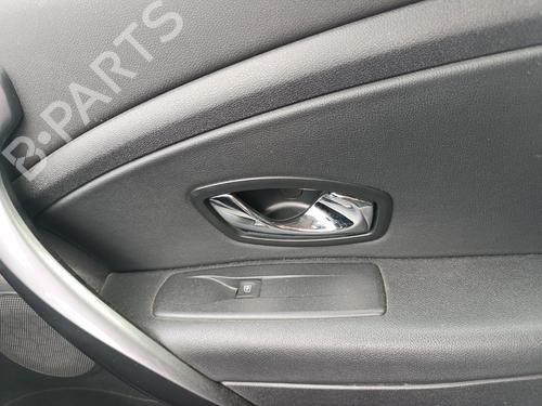 Used Right front window switch Right front window switch RENAULT MEGANE III Grandtour (KZ0/1) 1.5 dCi (KZ09, KZ0D, KZ1G, KZ29, KZ14, KZ1W, KZ10, KZ1F,... (110 hp) 39583606 39583606