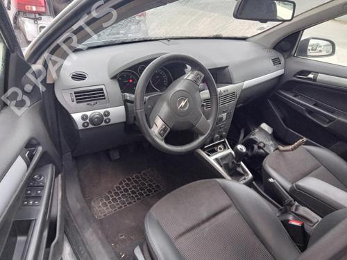 Used Front left interior door handle OPEL ASTRA H (A04) 1.7 CDTI (L48) (100 hp) 26995611
