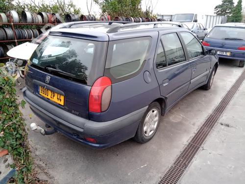Used Rear axle PEUGEOT 306 Break (7E, N3, N5) 1.6 (98 hp) 27024165
