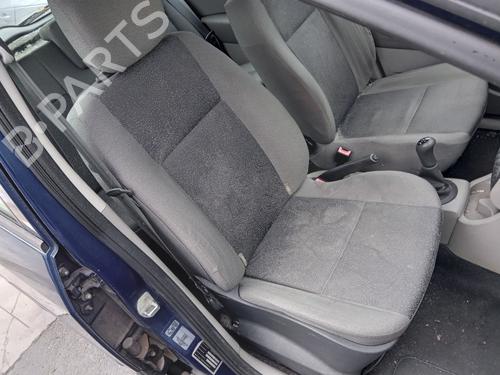 Used Right front seat RENAULT MODUS / GRAND MODUS (F/JP0_) 1.2 (JP0C, JP0K, FP0C, FP0K, FP0P, JP0P, JP0T) (75 hp) 28702730