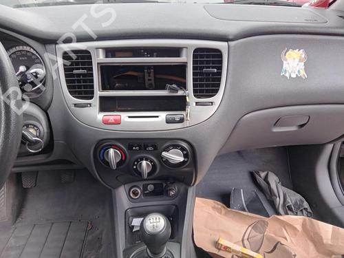 Used Warning switch KIA RIO II (JB) 1.5 CRDi (110 hp) 27025331