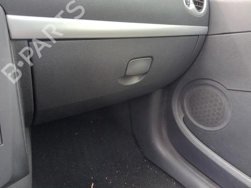 Used Glove box Glove box RENAULT CLIO III (BR0/1, CR0/1) 1.5 dCi (C/BR0G, C/BR1G) (68 hp) 33218519 33218519