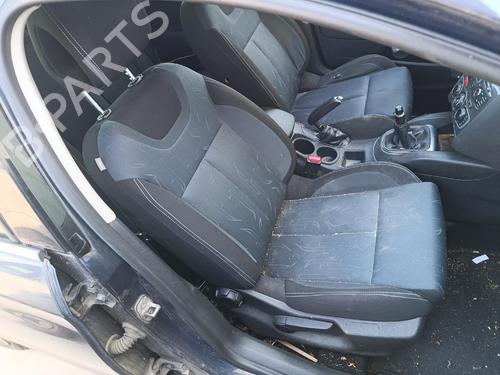 front-right-seatbelt-citroen-c4-ii-nc_-2009-39975163 main image