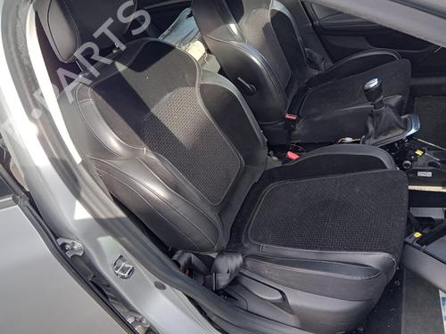 Stol høyre foran RENAULT MEGANE IV Hatchback (B9A/M/N_) 1.2 TCe 130 (B9MR) (130 hp) 32746004