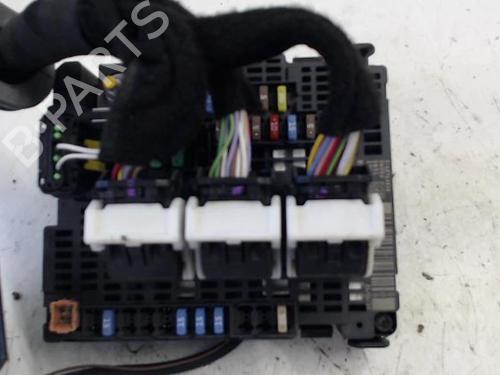 Used Fuse box PEUGEOT 308 II (LB_, LP_, LW_, LH_, L3_) 1.2 THP 110 (110 hp) 27003659