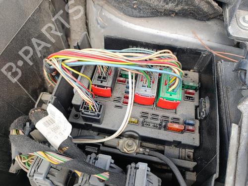 Used Fuse box Fuse box 39545874 39545874