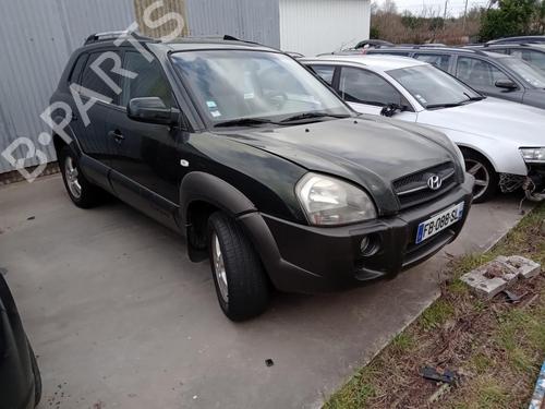Used Right headlight HYUNDAI TUCSON (JM) 2.0 CRDi (140 hp) 27025592