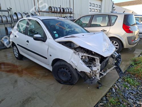 Pièces Détachées Usagées PEUGEOT 206 Hatchback (2A/C) 1.4 HDi eco 70 (68 hp) 4422848