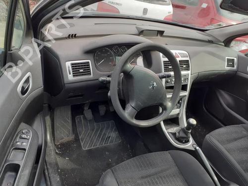 Fuse box PEUGEOT 307 Break (3E) 1.6 HDi 110 | BP26998818E1 