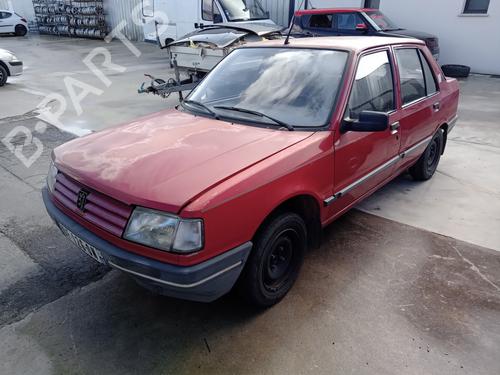 Grill PEUGEOT 309 I (10C, 10A) 1.4 (67 hp) 32169737