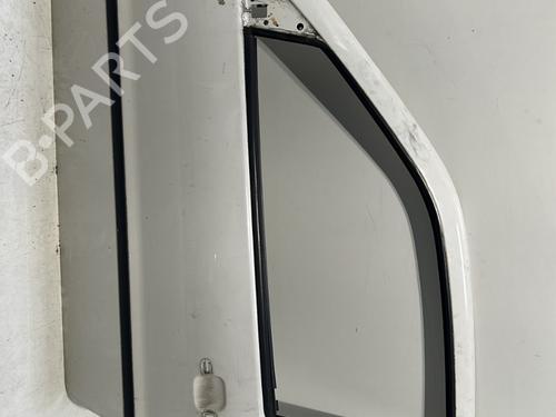 Used Left front door VW POLO (6N2) 1.4 16V (75 hp) 26981580