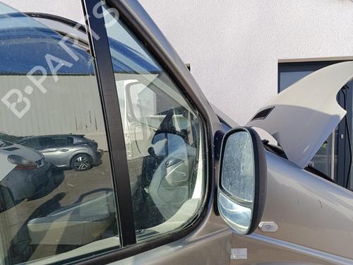 front-right-quarter-glass-renault-trafic-ii-van-fl-2001-39627350 main image