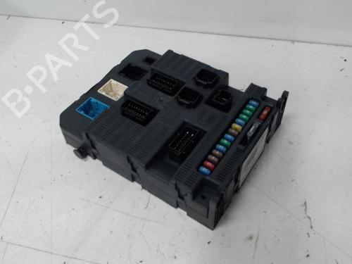 Fuse box PEUGEOT 308 I (4A_, 4C_) 1.6 HDi | BP30677467E1