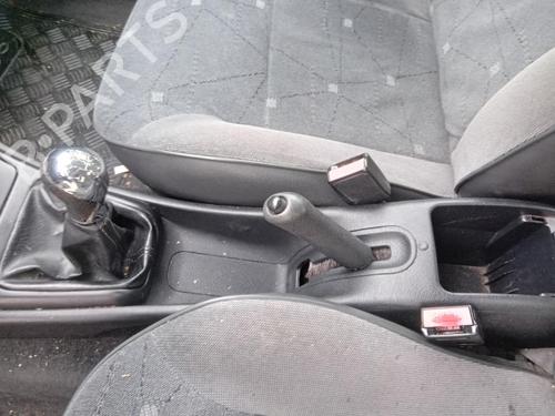 Used Gear lever CITROËN XSARA (N1) 1.9 D (70 hp) 27023333