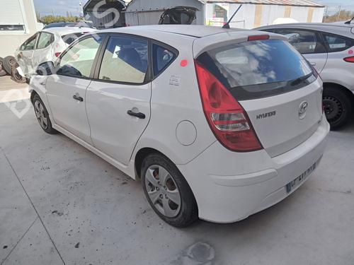 Used Rear wiper motor HYUNDAI i30 (FD) 1.6 CRDi (90 hp) 27012376