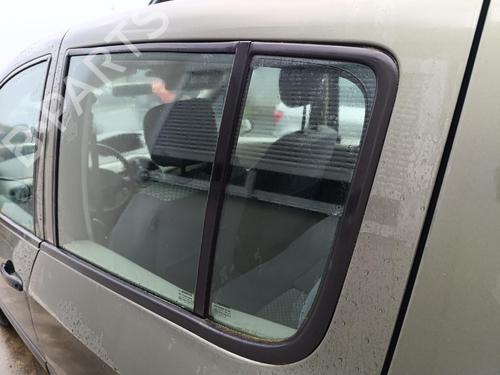Used Rear left door window Rear left door window 39523273 39523273