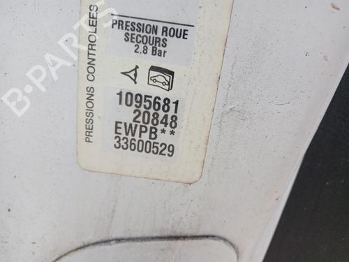 Used Right front door Right front door 32777279 32777279
