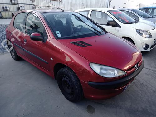 Used Front windshield wiper arm PEUGEOT 206 Hatchback (2A/C) 1.4 i (75 hp) 27017933