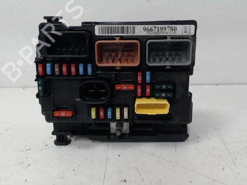 Fuse box CITROËN C3 Picasso (SH_) 1.6 HDI 90 | BP30700197E1 - Image 3