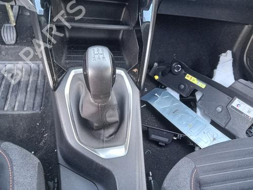 Used Gear lever PEUGEOT 208 II (UB_, UP_, UW_, UJ_) 1.2 PureTech 75 (75 hp) 26993041