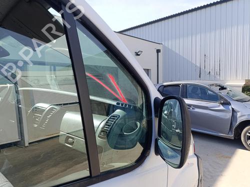 front-right-quarter-glass-renault-trafic-ii-van-fl-2001-39627441 main image