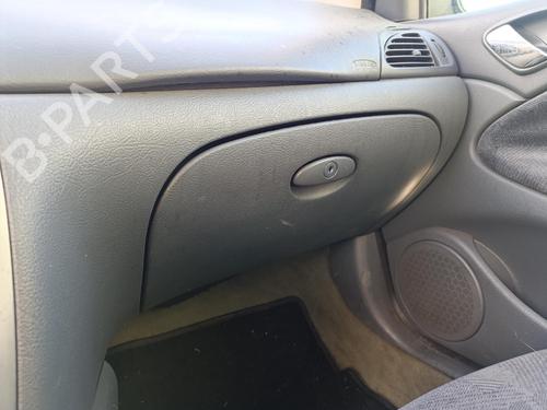 Used Glove box Glove box CITROËN C5 I (DC_) 2.0 HDi (DCRHZB, DCRHZE) (109 hp) 40201646 40201646